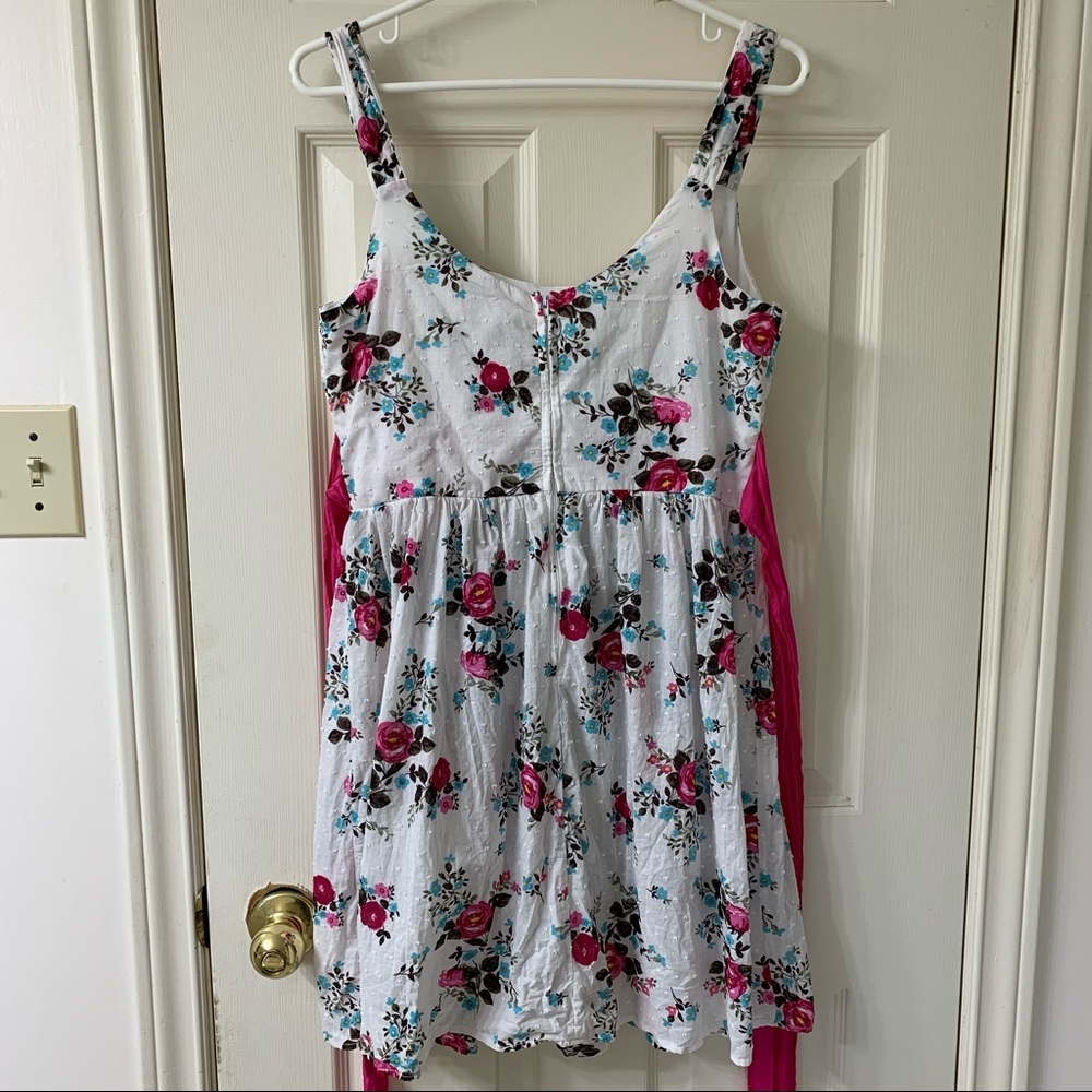 🌷3 for $25🌷City Triangles, US 11 (Juniors), White & Pink Floral Sleeveless Dress - Picture 6 of 7